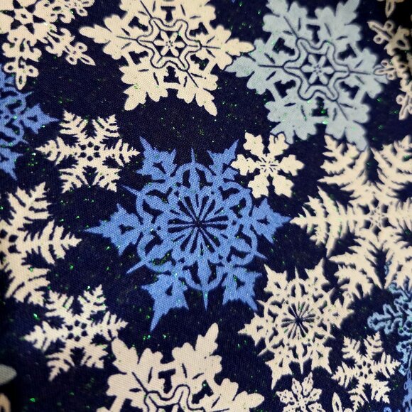 Keepsake Calico Joann Holiday Snowflake Glitter Blue Cotton Material - 56" x 42" - Picture 2 of 10